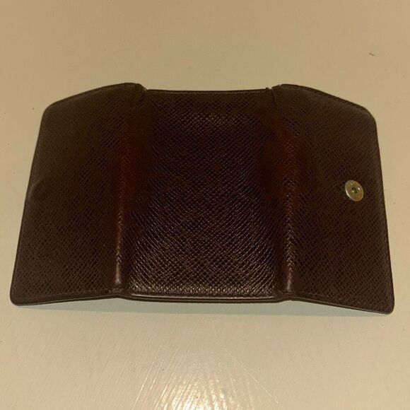 Louis Vuitton Taiga Key Holder Case Dark Brown Textured Leather Quiet Luxury - Picture 10 of 10